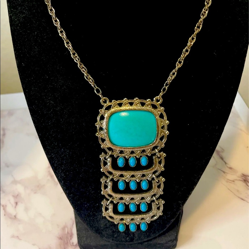 Beautiful Sterling silver necklace with turquoise stone